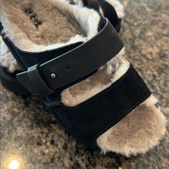 New UGG Women’s Greenport Cozy Black Slide Sandals, Size 7 - Picture 3 of 6